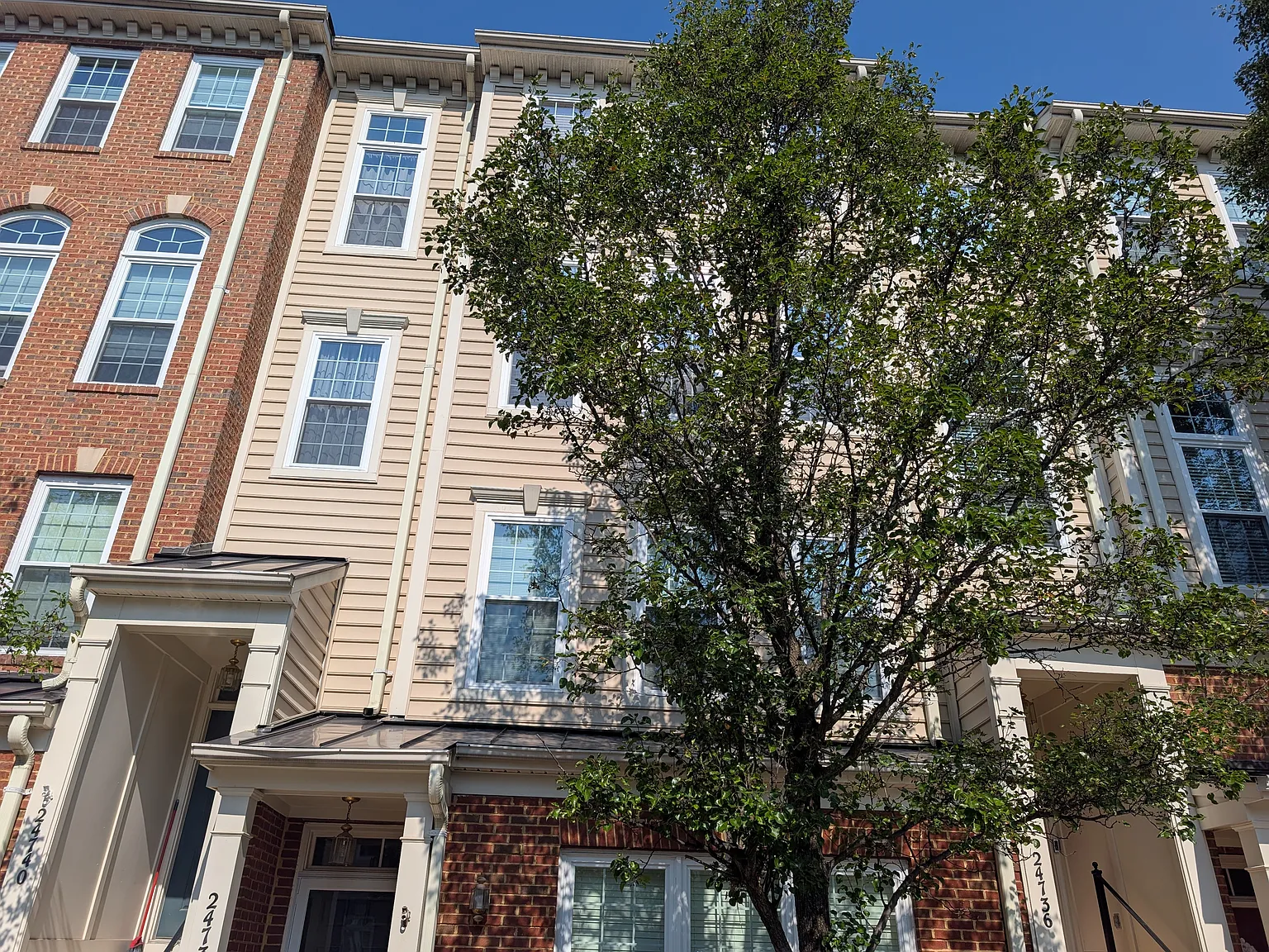 2 bed, 1266 sqft, $2,650 — Photo 3