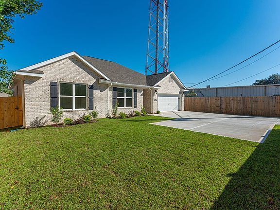2nd image of 107 Beach Dr