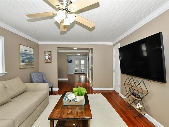 2nd image of 4932 Crittenden Ave