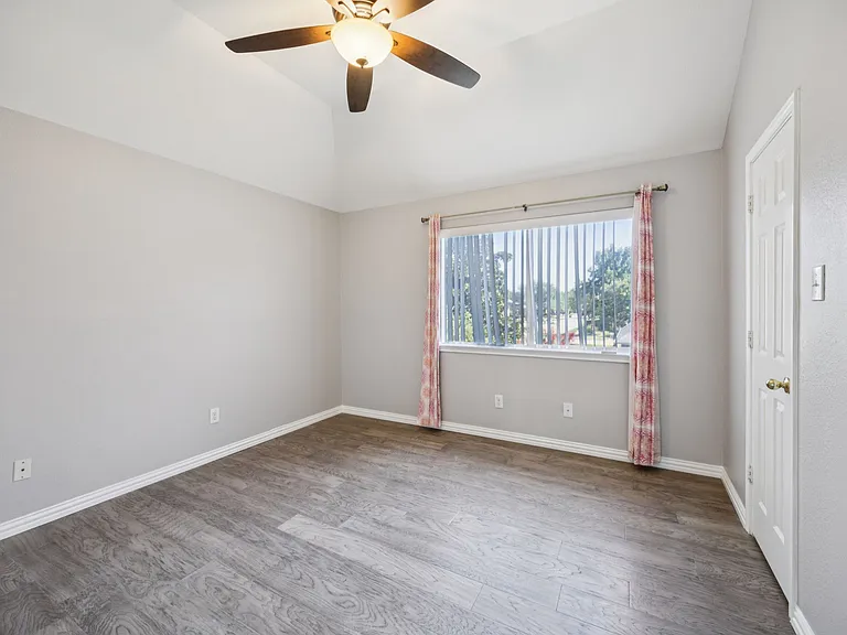 3201 Kent Dr — Photo 19