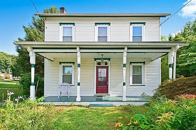 320 New St photo 1