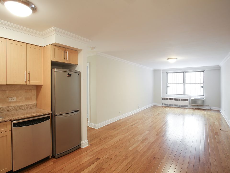 1st image of 210 W 89th St APT 1A