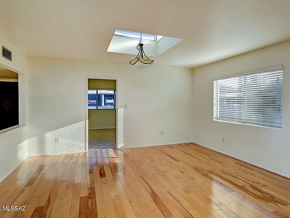 4th image of 4819 N Via Entrada