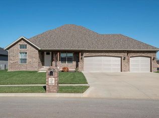 1165 W Gaslight Dr, Springfield, MO 65810