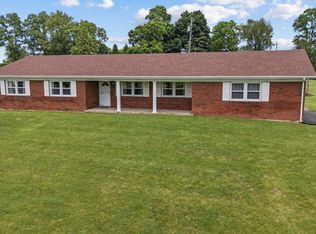 1055 Graves Rd, Stamping Ground, KY 40379