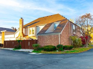 8337 Colony Dr APT 2, Grosse Ile, MI 48138