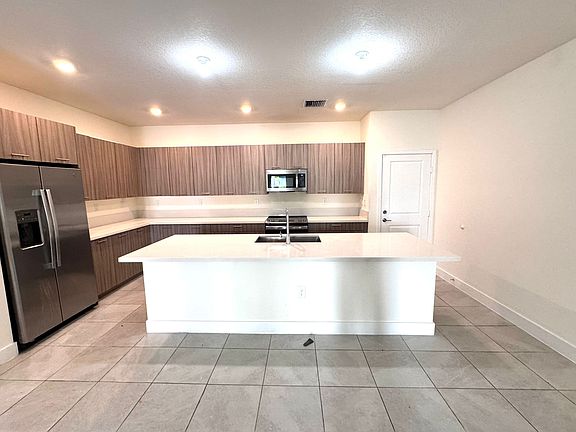 3rd image of 4286 NW 83rd Ave #286