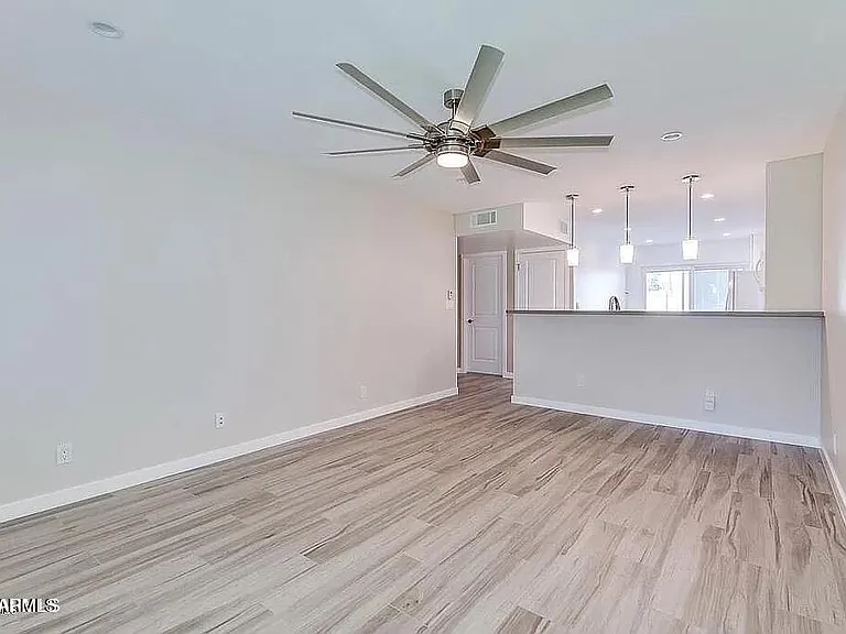 4242 N 31st Pl — Photo 3