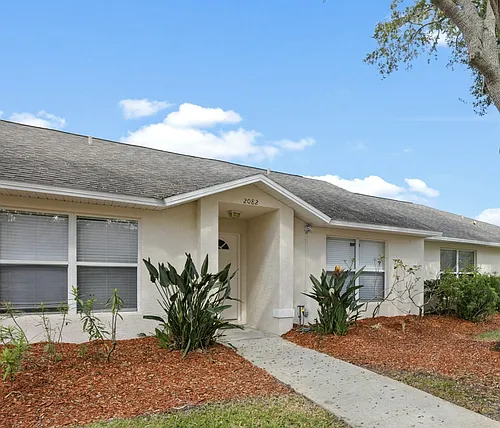 2082 Foxwood Dr Photo 1