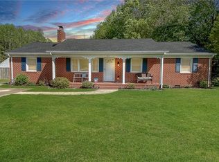 817 Colony Manor Rd, Chesapeake, VA 23321