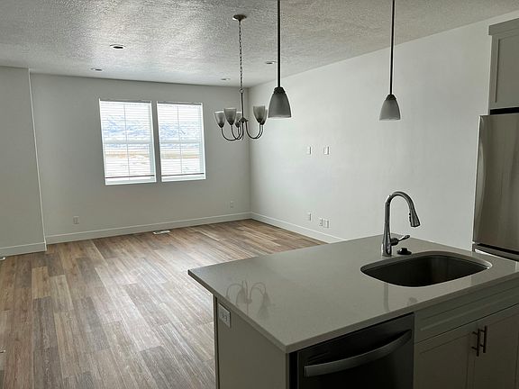 5th image of 2025 S Sawmill Blvd