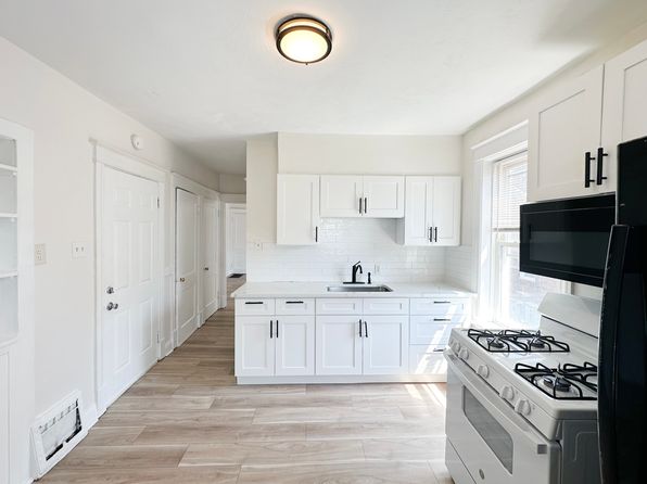 3231 Michigan Ave #1F & 2F