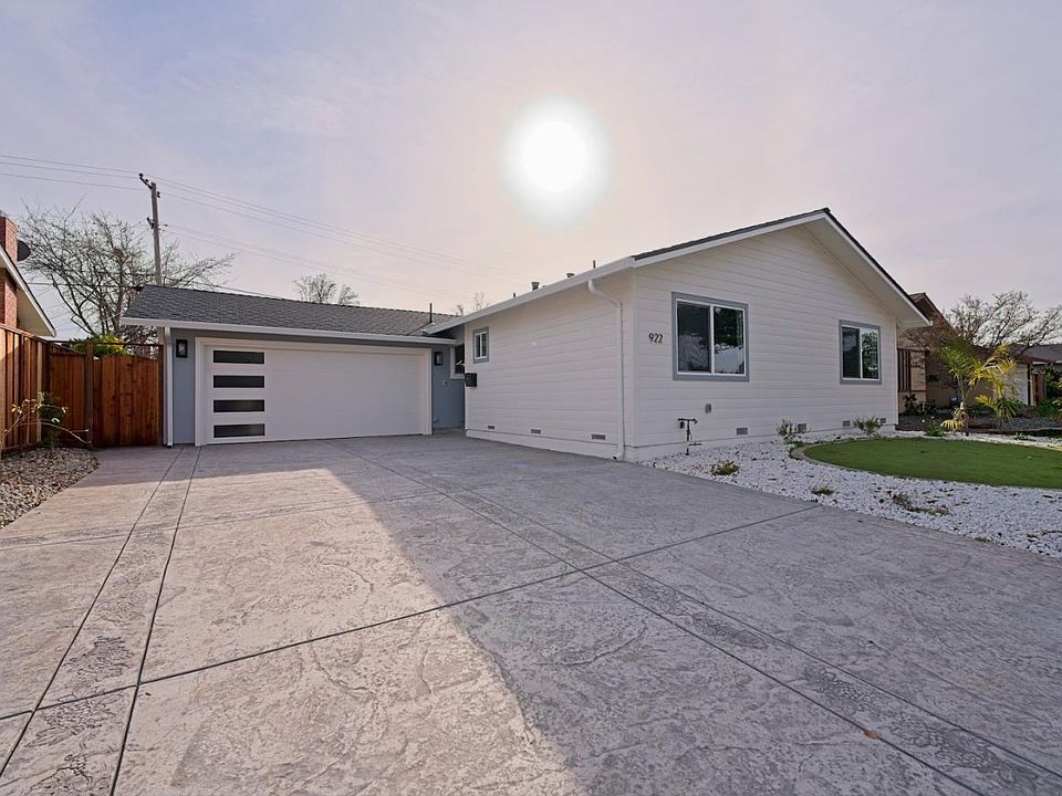 1st image of 922 Iris Ave