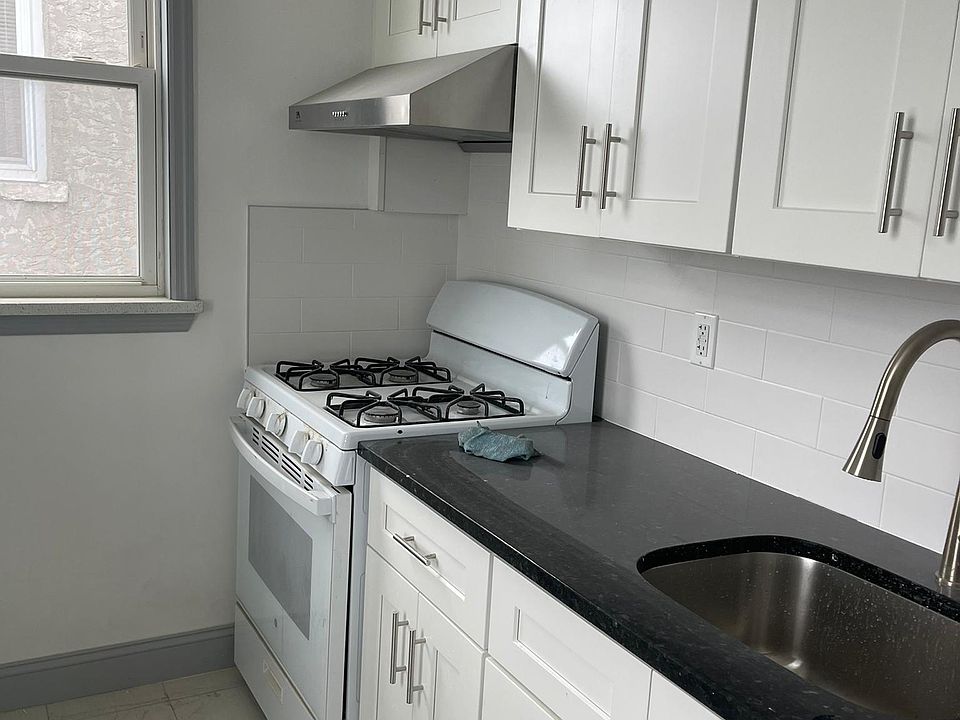1st image of 280 Logan Ave #3