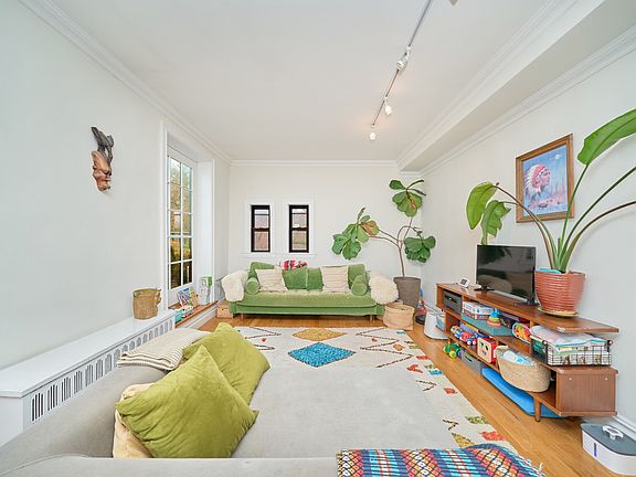 2nd image of 2475 Palisade Ave APT 5B