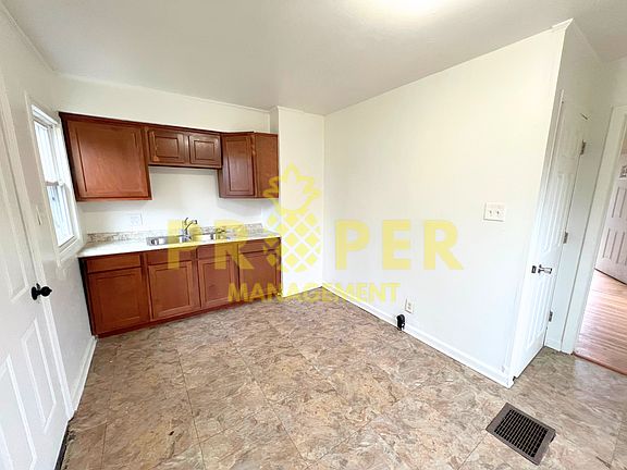 3rd image of 3220 Princeton Dr