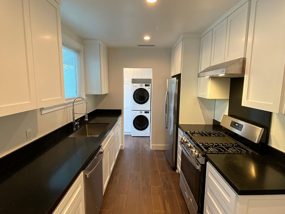 1st image of 17234 Vanowen St