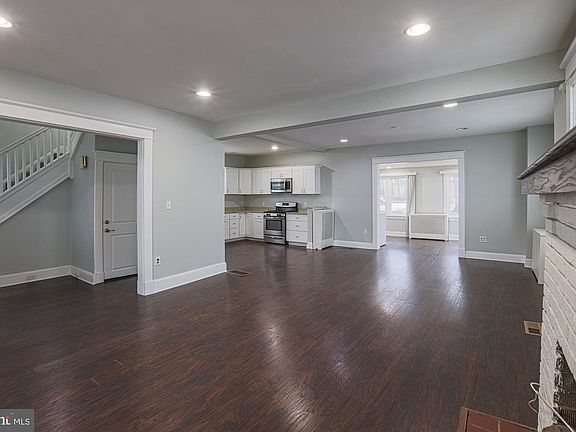 3rd image of 8 Irving Pl