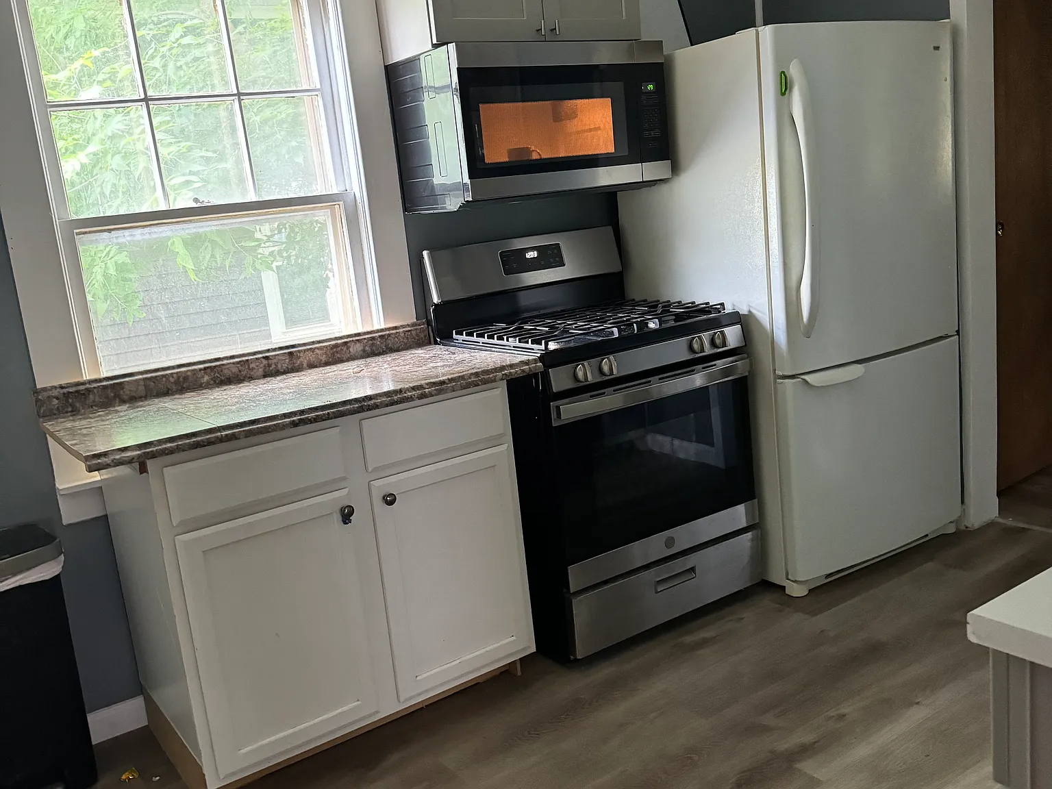 337 S Midler Ave — Photo 2