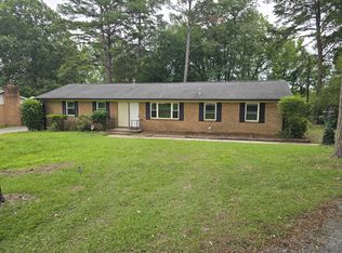 310 Cedarwood Ln, Matthews, NC 28104