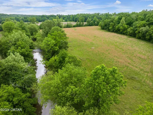 3 E Highland St, Decaturville, TN 38329