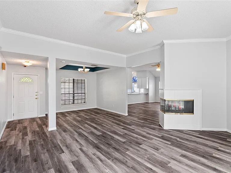 2210 Dorsey St — Photo 4