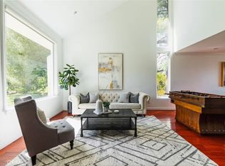 21793 Planewood Dr, Woodland Hills, CA 91364