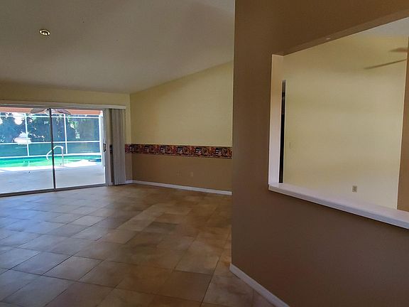 3rd image of 478 Oakland Park Blvd