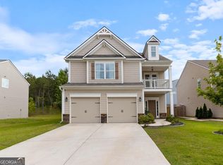 1048 Shadow Glen Dr, Fairburn, GA 30213