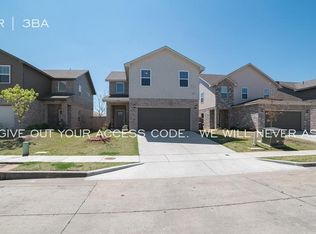 941 Ironhorse Dr, Dallas, TX 75227