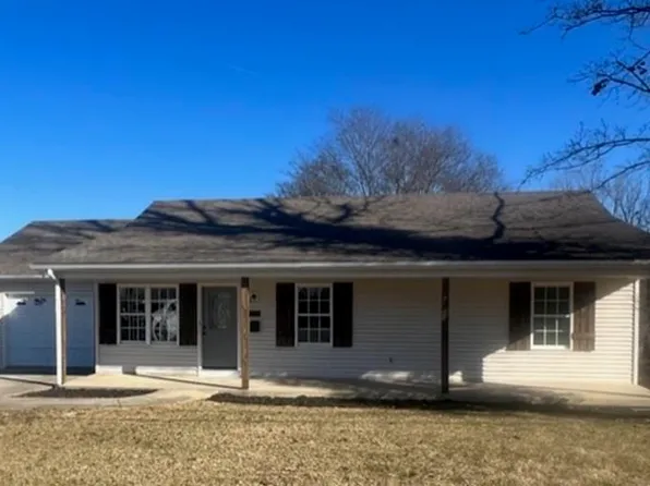 702 E Locust St, Scottsville, KY 42164