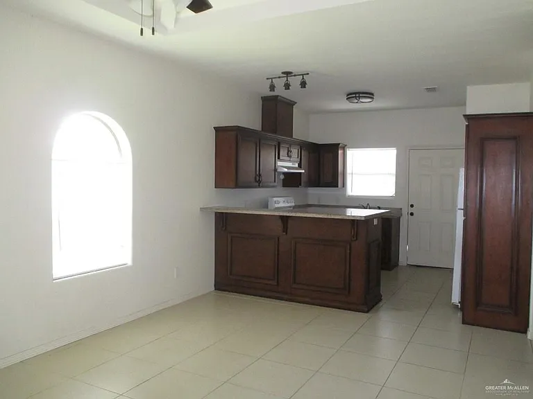 2507 E Franklin Ave #C — Photo 3