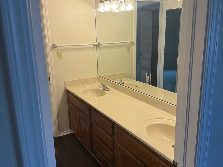 7441 S Atlanta Ave — Photo 6