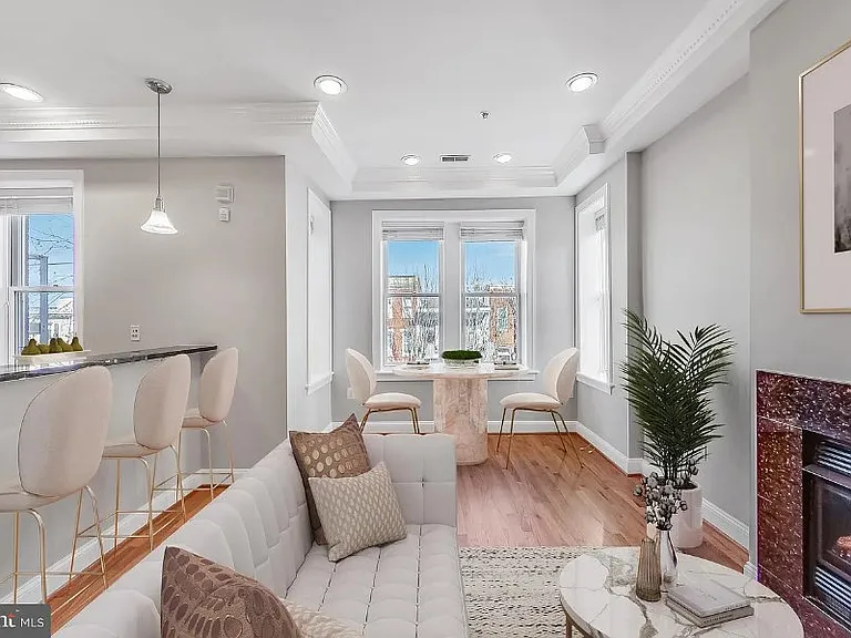 806 Maryland Ave NE #33 — Photo 1