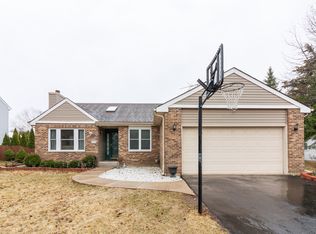 642 Thunderbird Trl, Carol Stream, IL 60188