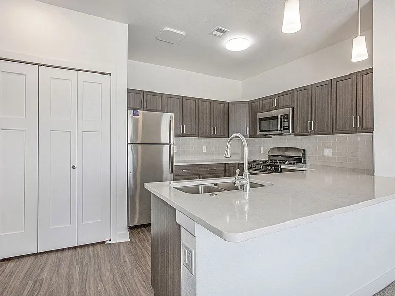 Meadowbrooke Apartment Homes — Photo 184