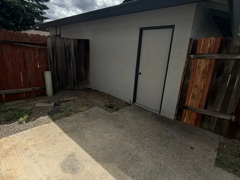 6200 Osullivan Ln — Photo 9