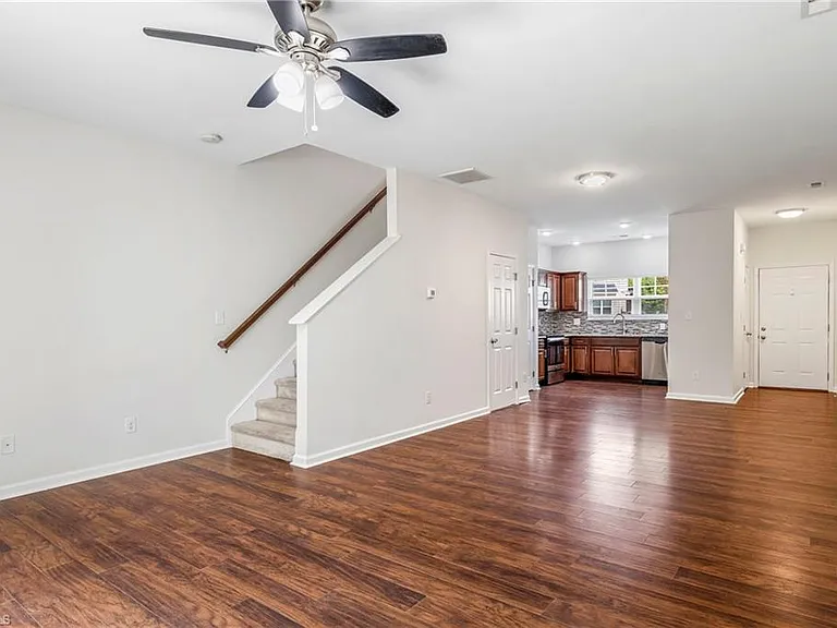 105 Sommerwall Pl — Photo 4