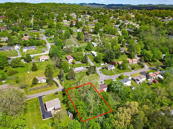3rd image of Cedar Valley Rd