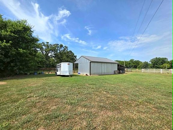 3rd image of 58601 E 140th Rd