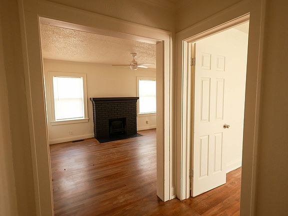 4th image of 5403 Woodland Ave