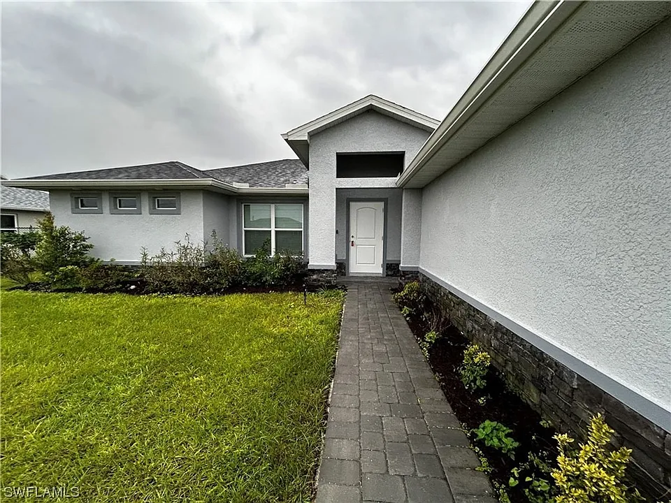 1918 NW 15th St
