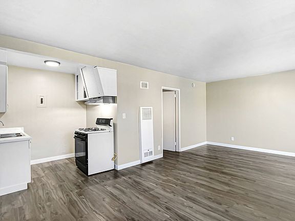 5th image of 7429 Potomac St #7475