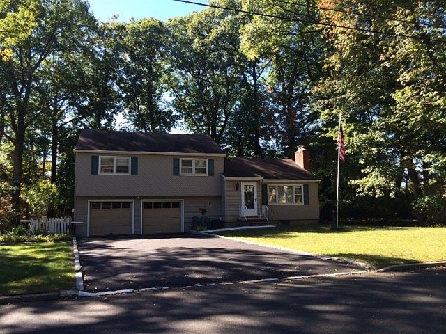 2nd image of 10 Waibel Dr