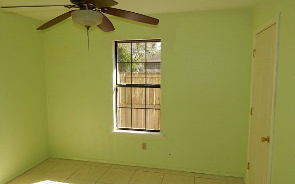 4th image of 1800 Calle Linda
