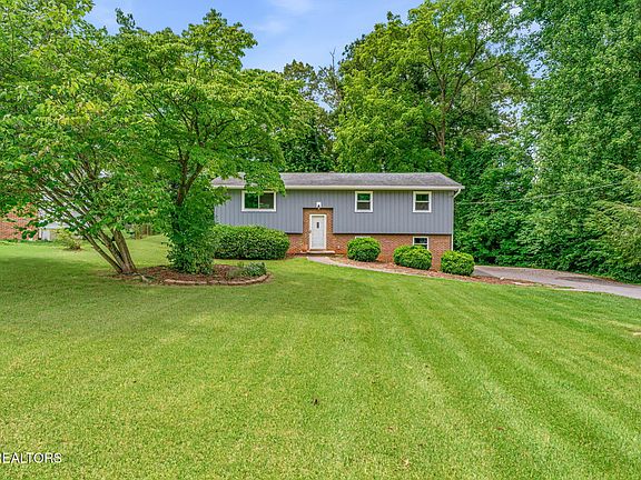 5th image of 8301 Hunterhill Dr