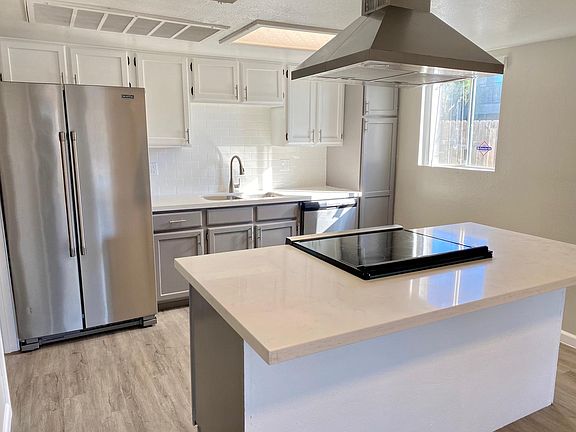 2nd image of 2020 W Orangewood Ave APT 101