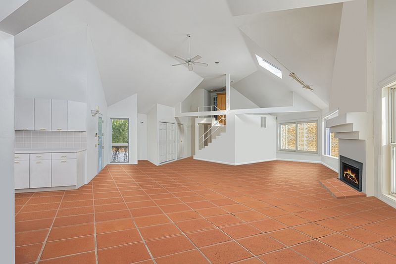 6 Joshuas Hole Rd, East Hampton, NY 11937 | Out East