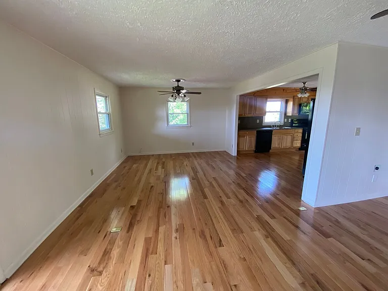 258 Wilcox Dr — Photo 6