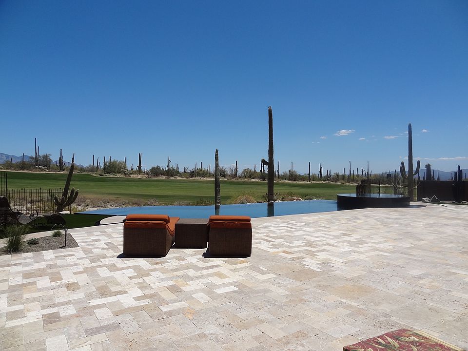 Infinity Pool and Spa